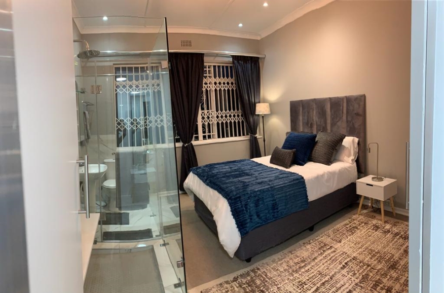 To Let 1 Bedroom Property for Rent in Waverley Gauteng