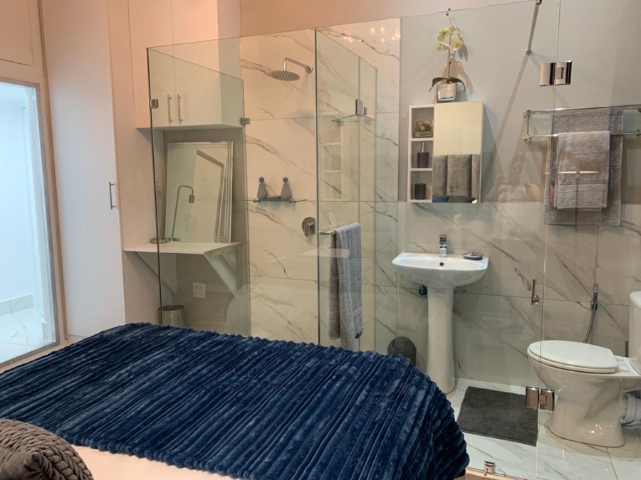 To Let 1 Bedroom Property for Rent in Waverley Gauteng