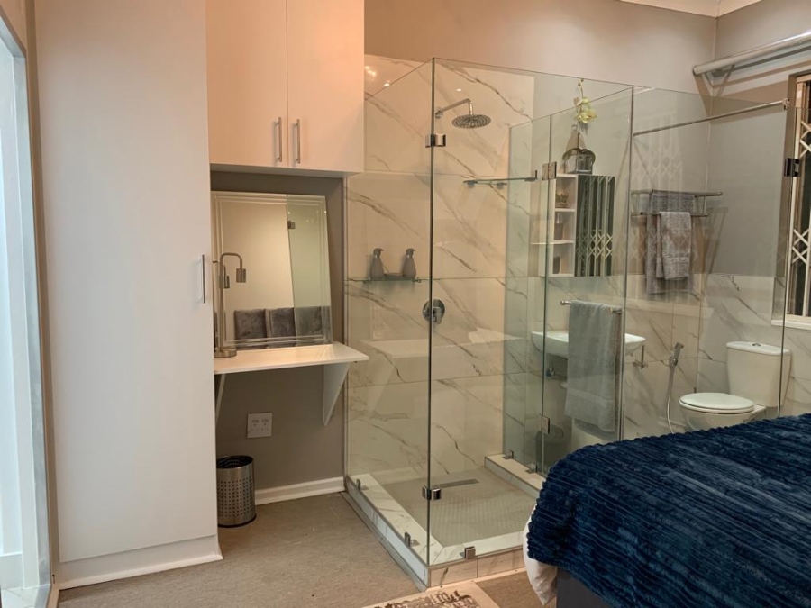 To Let 1 Bedroom Property for Rent in Waverley Gauteng