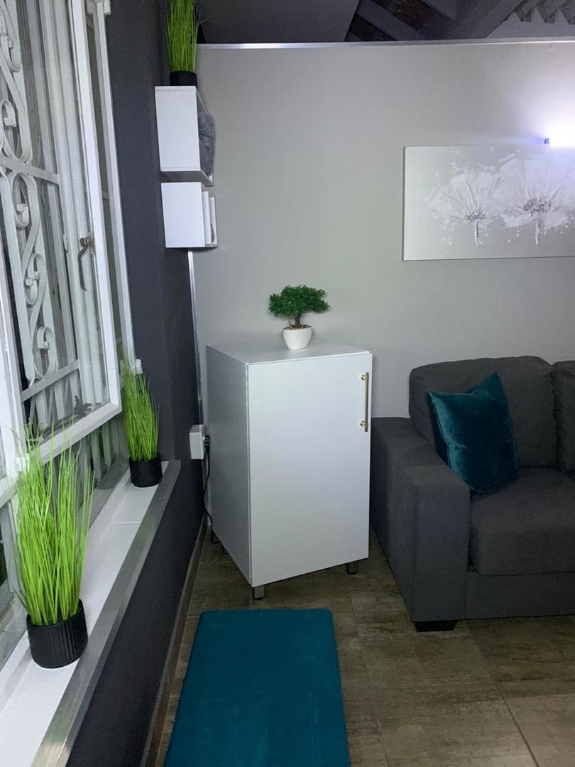 To Let 1 Bedroom Property for Rent in Waverley Gauteng