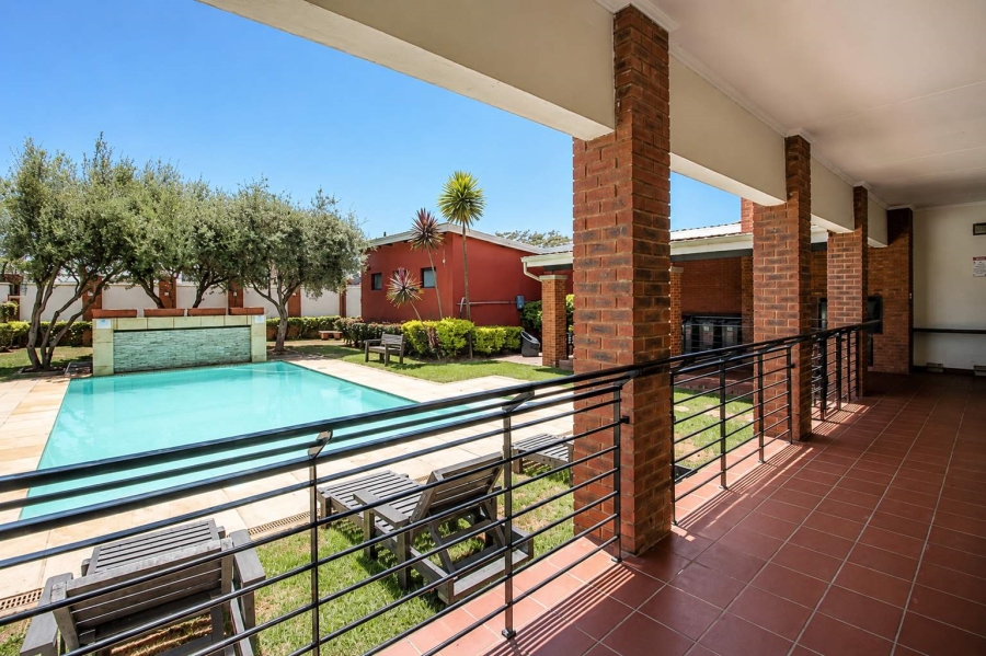 To Let 1 Bedroom Property for Rent in Modderfontein Gauteng