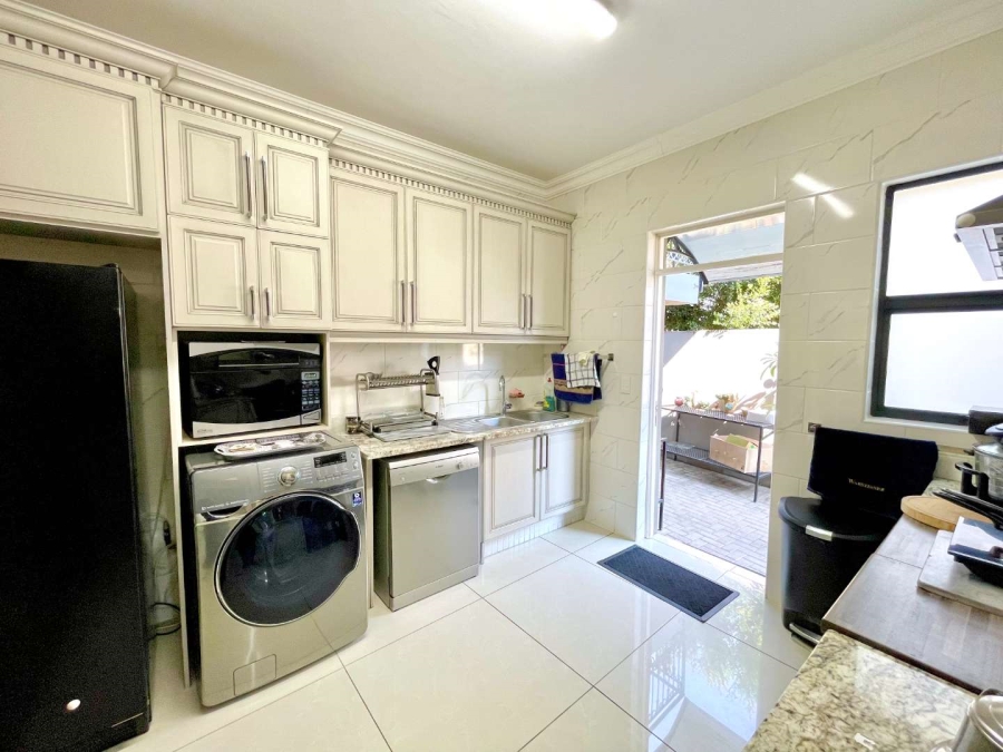 4 Bedroom Property for Sale in Lombardy Estate Gauteng