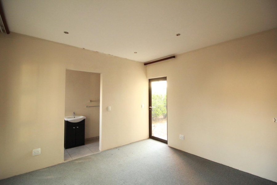 4 Bedroom Property for Sale in Blue Valley Golf Estate Gauteng