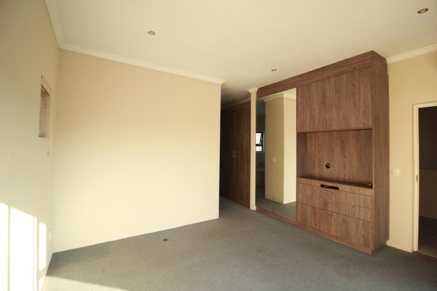 4 Bedroom Property for Sale in Blue Valley Golf Estate Gauteng