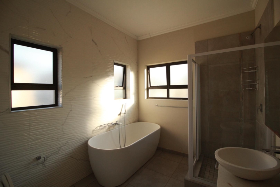 4 Bedroom Property for Sale in Blue Valley Golf Estate Gauteng
