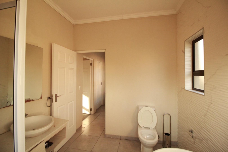 4 Bedroom Property for Sale in Blue Valley Golf Estate Gauteng