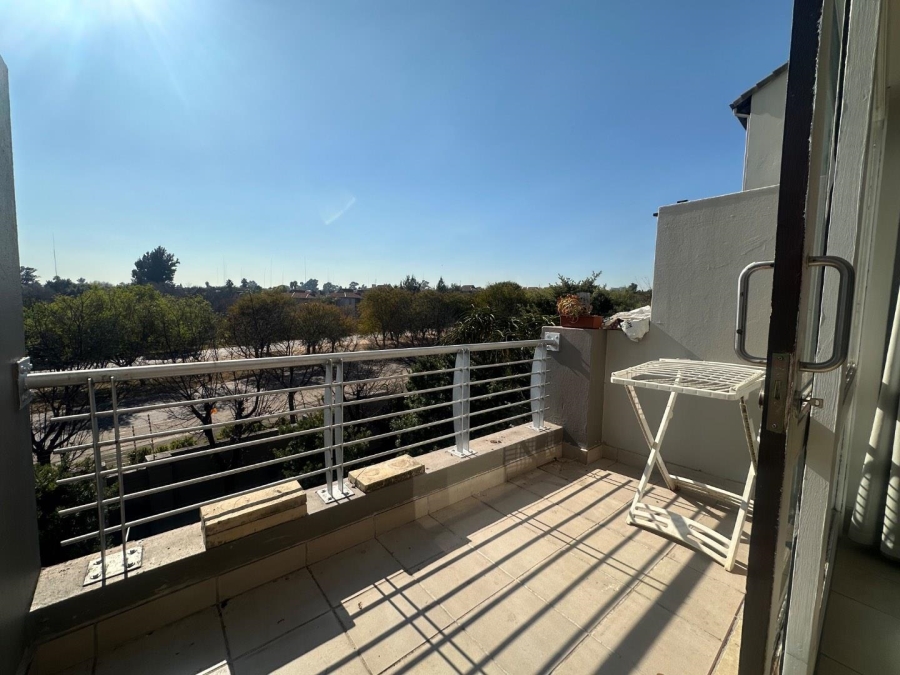 1 Bedroom Property for Sale in Sunninghill Gauteng