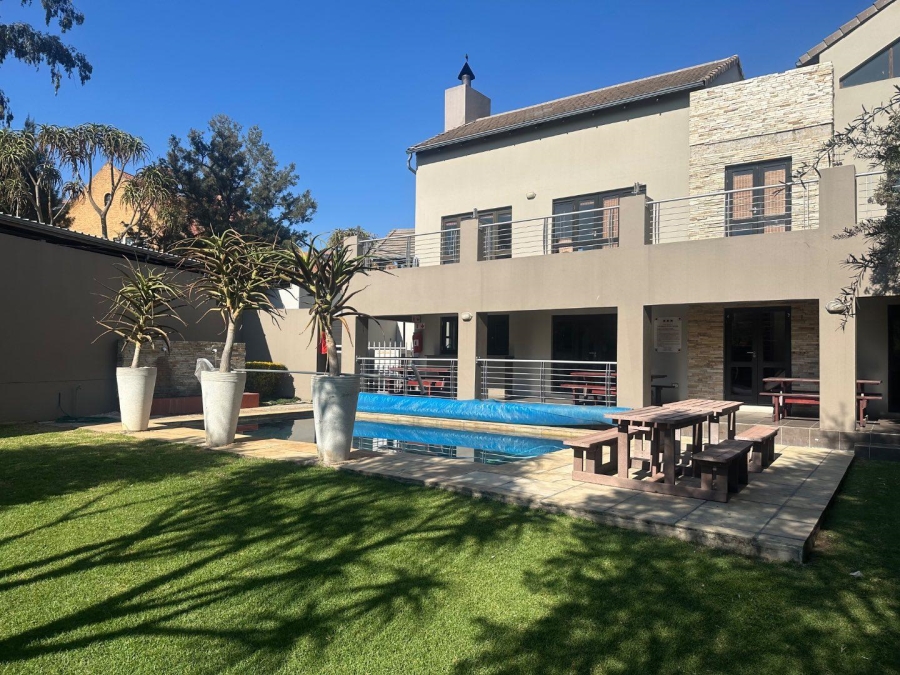 1 Bedroom Property for Sale in Sunninghill Gauteng