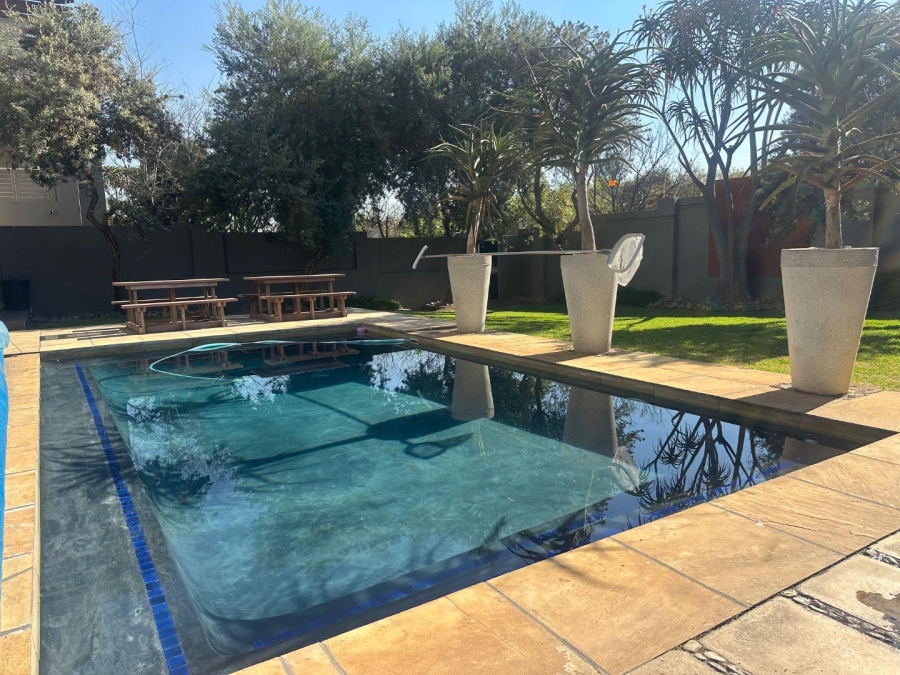 1 Bedroom Property for Sale in Sunninghill Gauteng