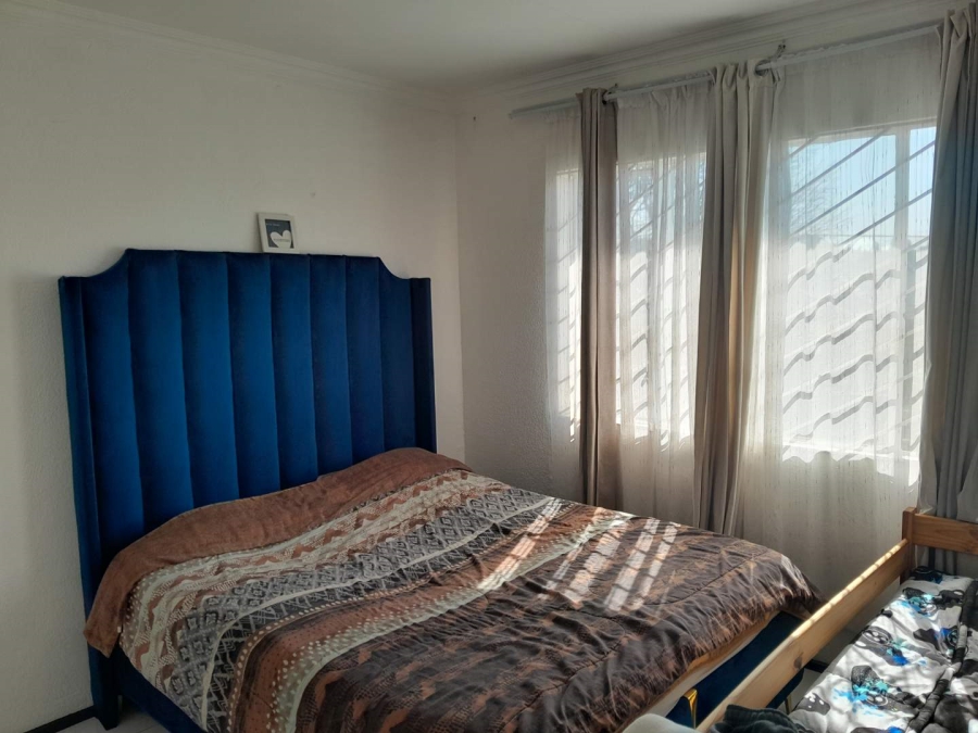 2 Bedroom Property for Sale in Linmeyer Gauteng