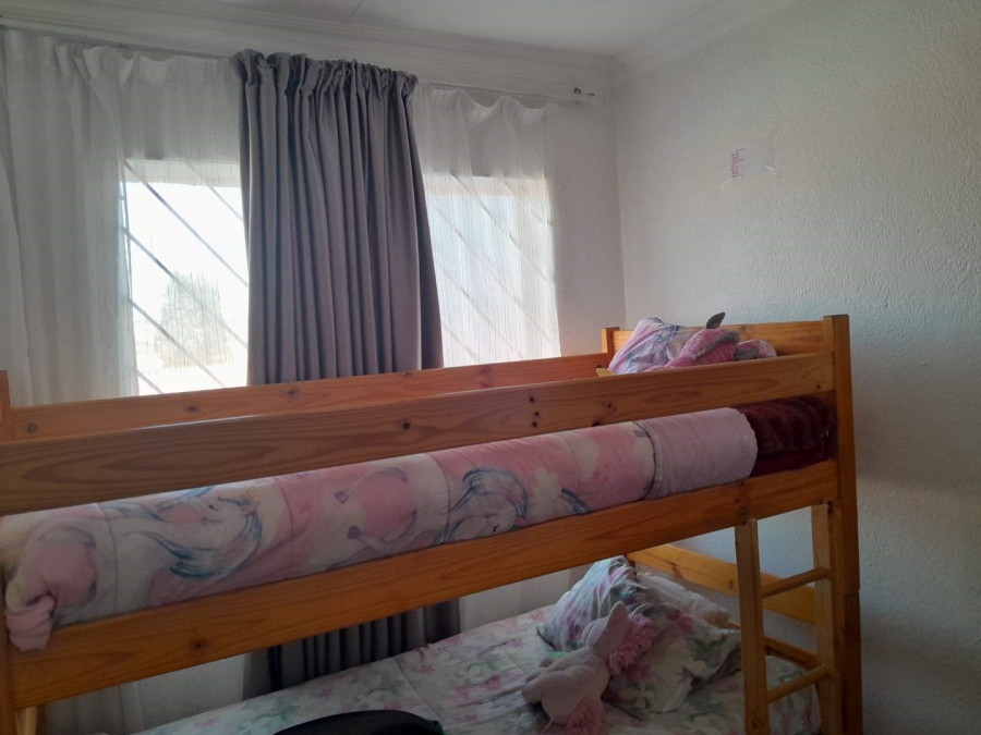 2 Bedroom Property for Sale in Linmeyer Gauteng