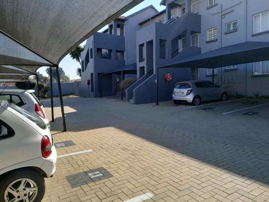 2 Bedroom Property for Sale in Linmeyer Gauteng