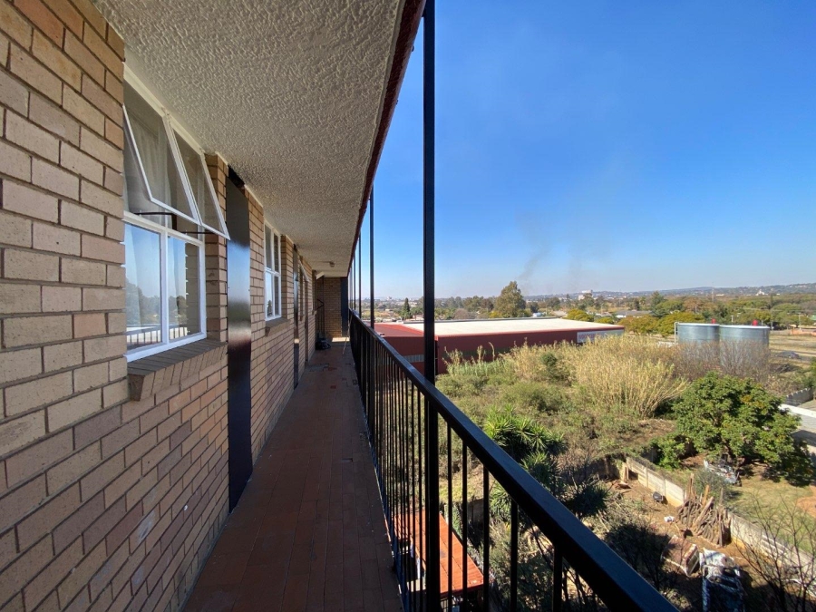 2 Bedroom Property for Sale in East Lynne Gauteng