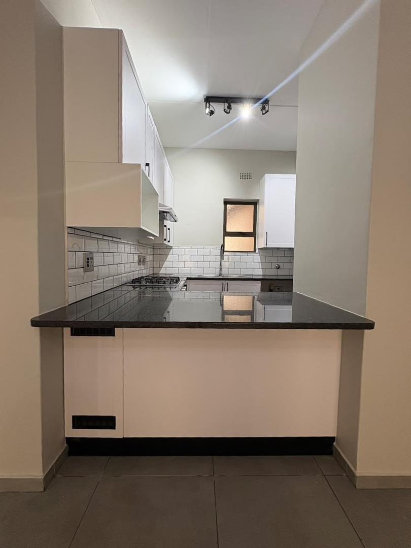 To Let 2 Bedroom Property for Rent in Fourways Gauteng