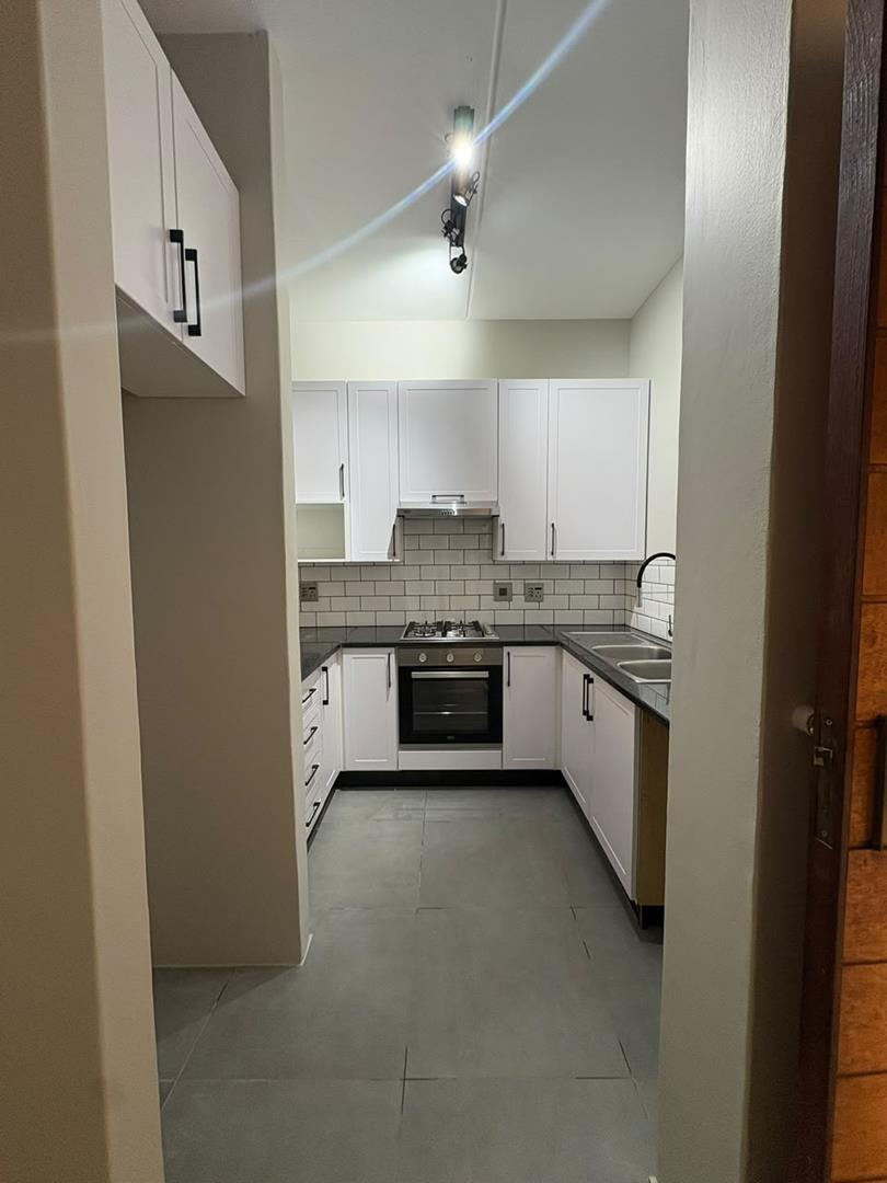 To Let 2 Bedroom Property for Rent in Fourways Gauteng