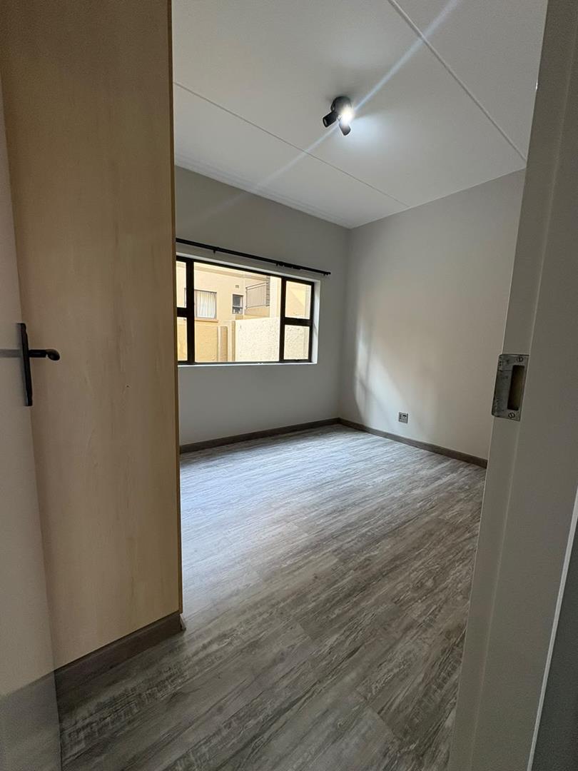 To Let 2 Bedroom Property for Rent in Fourways Gauteng