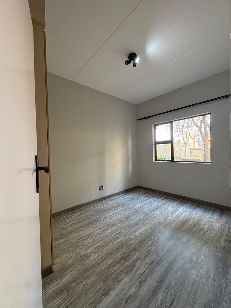 To Let 2 Bedroom Property for Rent in Fourways Gauteng