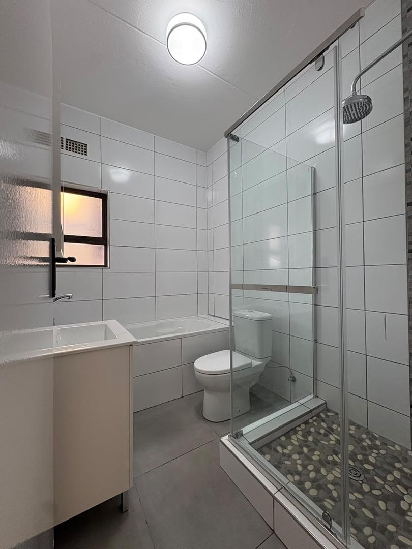 To Let 2 Bedroom Property for Rent in Fourways Gauteng