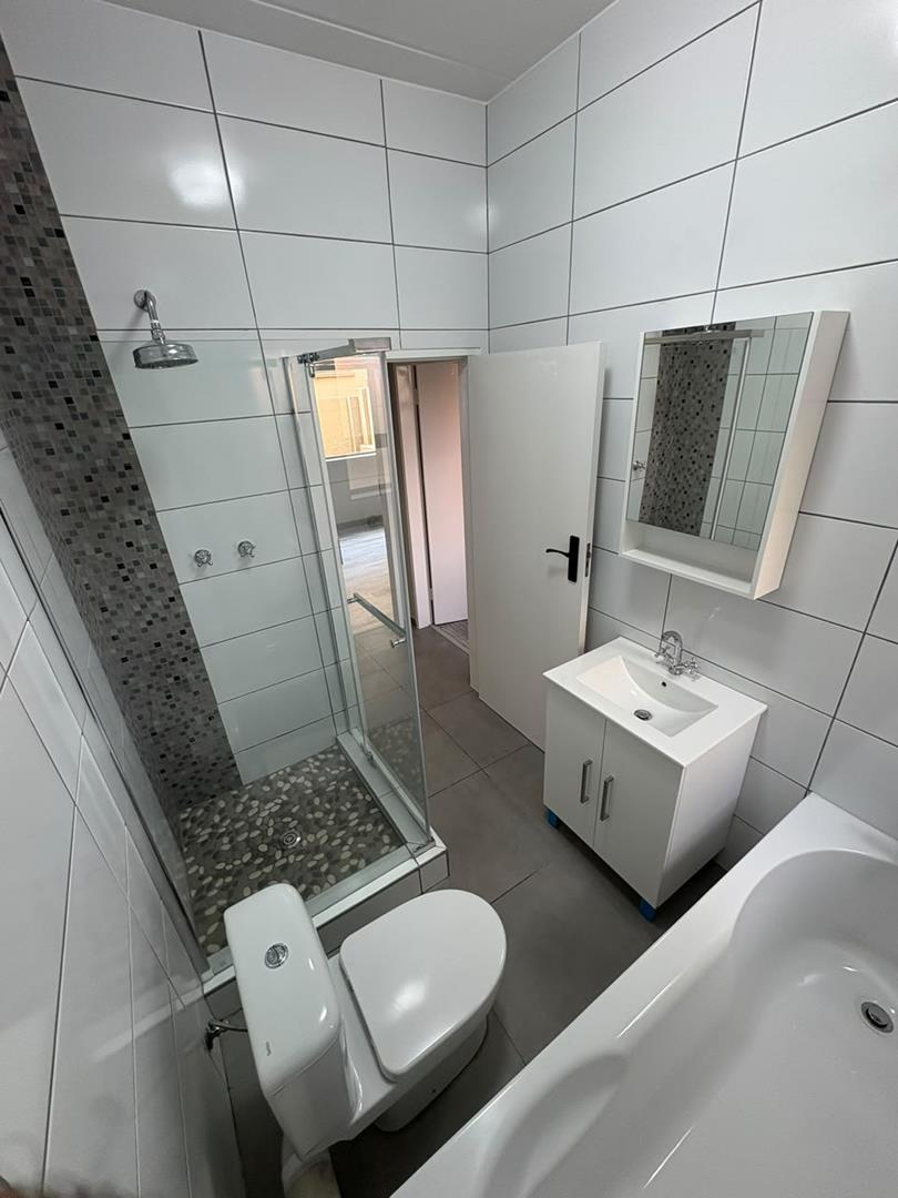 To Let 2 Bedroom Property for Rent in Fourways Gauteng