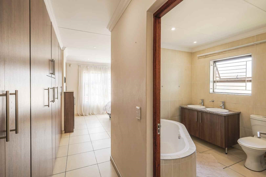 3 Bedroom Property for Sale in Equestria Gauteng