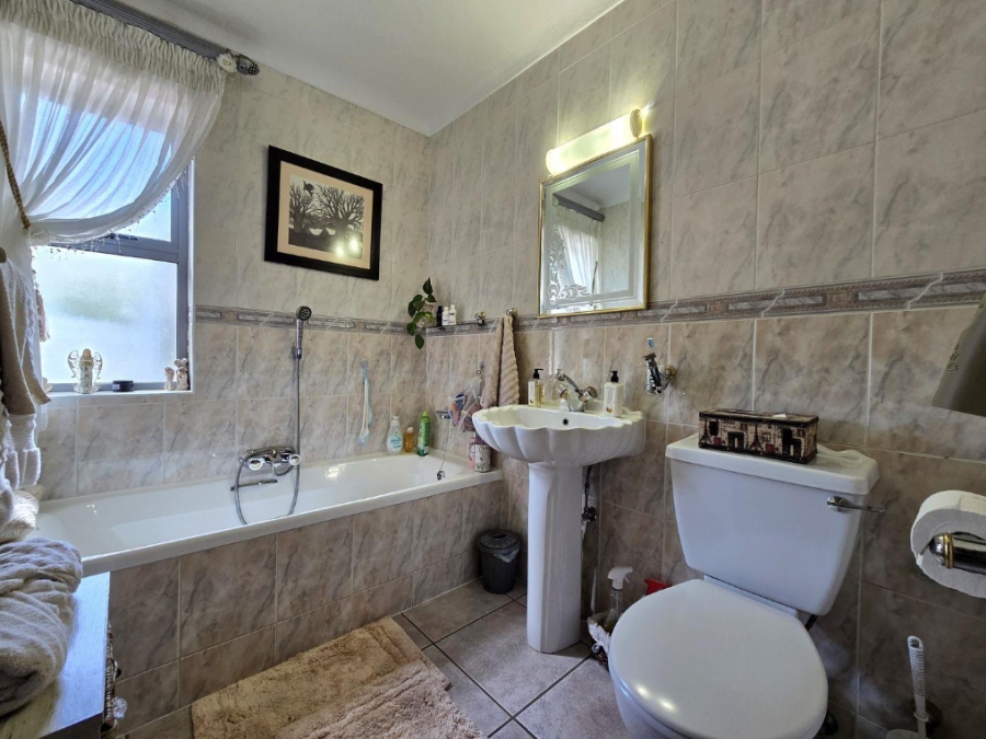 4 Bedroom Property for Sale in Meyersdal Gauteng