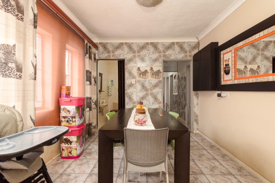 4 Bedroom Property for Sale in General Albertspark Gauteng