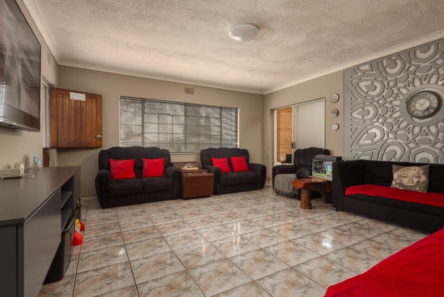 4 Bedroom Property for Sale in General Albertspark Gauteng