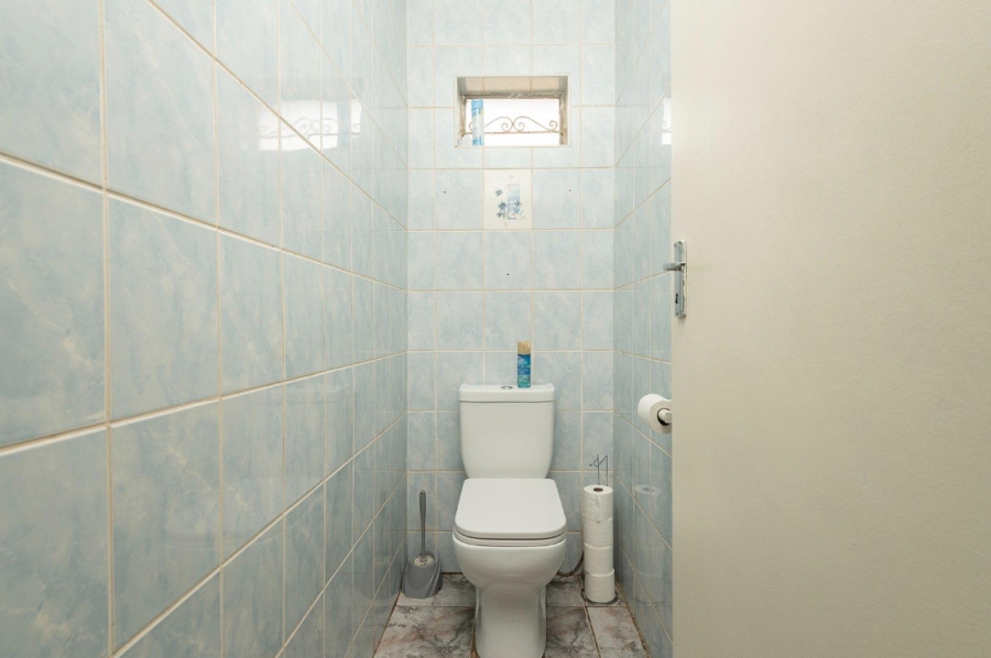 4 Bedroom Property for Sale in General Albertspark Gauteng