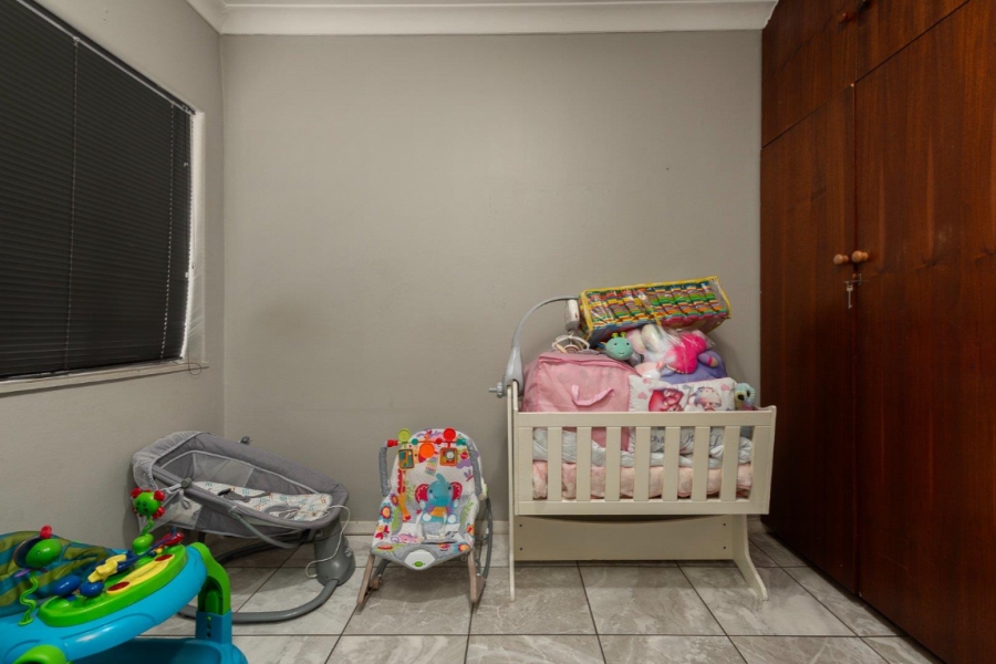 4 Bedroom Property for Sale in General Albertspark Gauteng