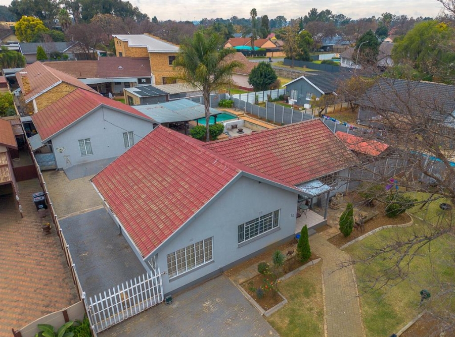 4 Bedroom Property for Sale in General Albertspark Gauteng