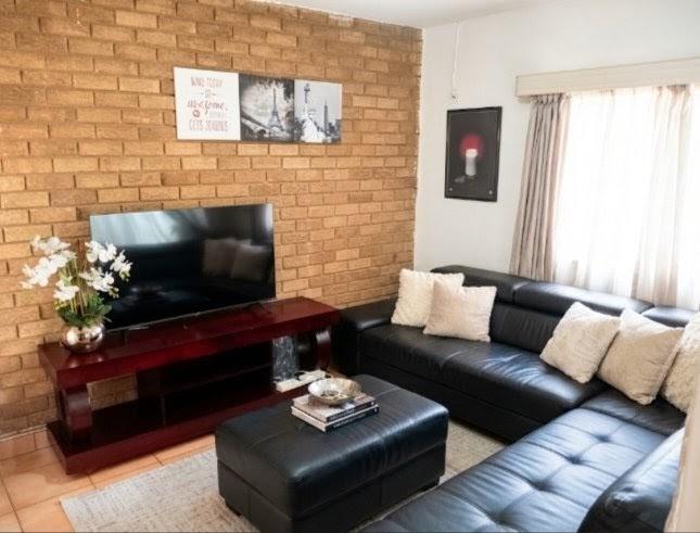 2 Bedroom Property for Sale in Pretoria North Gauteng