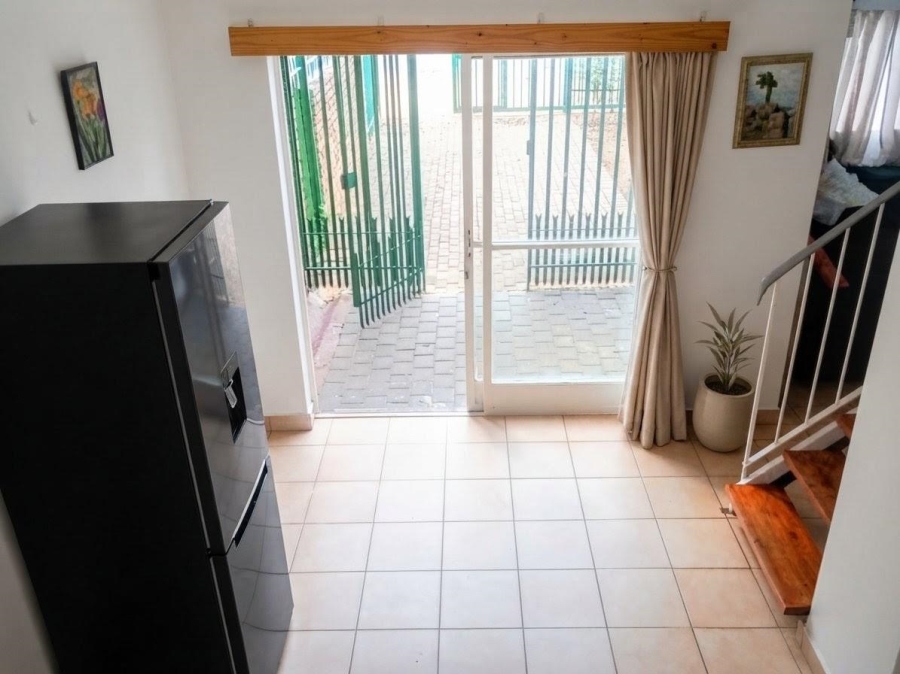 2 Bedroom Property for Sale in Pretoria North Gauteng