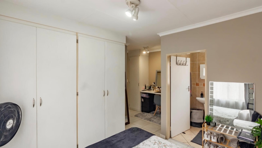 2 Bedroom Property for Sale in Noordhang Gauteng