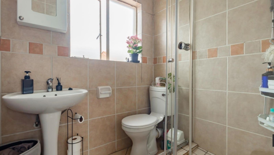 2 Bedroom Property for Sale in Noordhang Gauteng