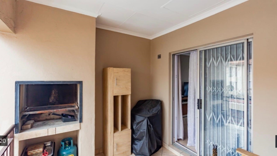 2 Bedroom Property for Sale in Noordhang Gauteng