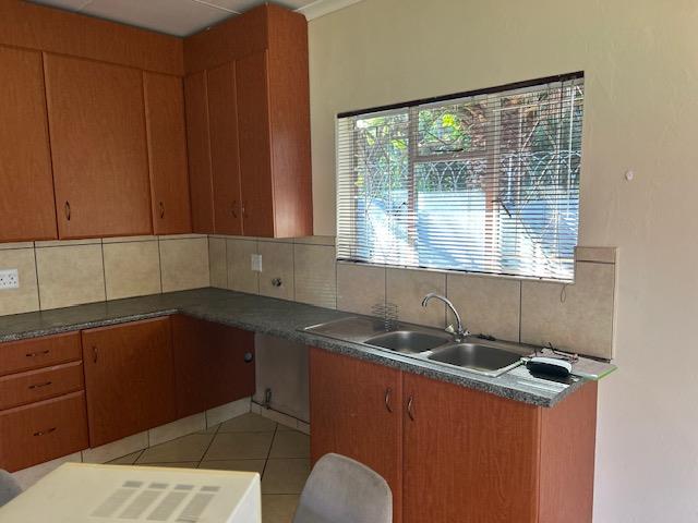 To Let 2 Bedroom Property for Rent in Brackenhurst Gauteng