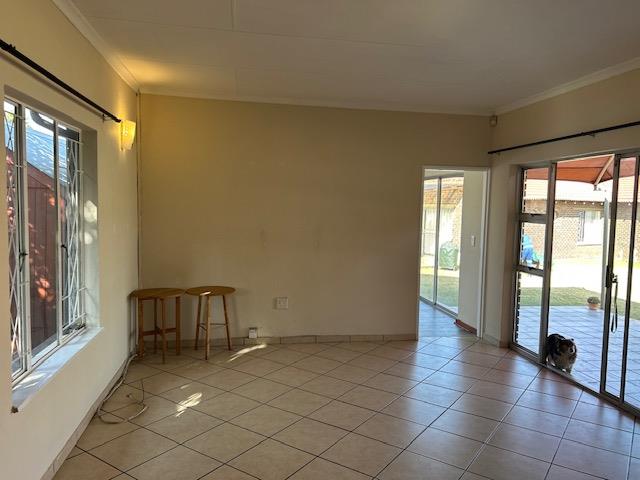 To Let 2 Bedroom Property for Rent in Brackenhurst Gauteng