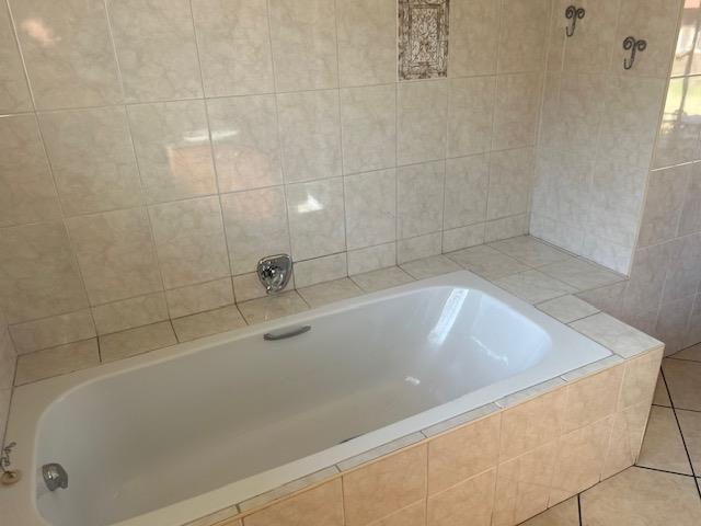 To Let 2 Bedroom Property for Rent in Brackenhurst Gauteng