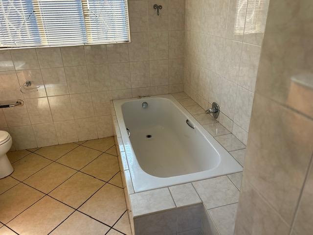 To Let 2 Bedroom Property for Rent in Brackenhurst Gauteng