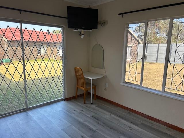 To Let 2 Bedroom Property for Rent in Brackenhurst Gauteng