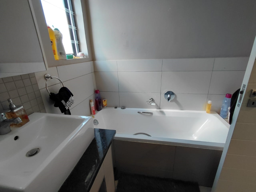 To Let 2 Bedroom Property for Rent in Chartwell Gauteng