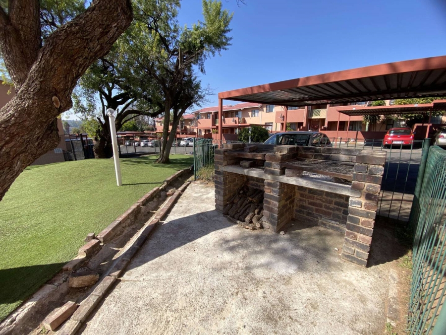 To Let 2 Bedroom Property for Rent in Ferndale Gauteng