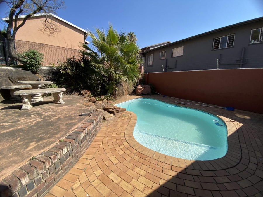 To Let 2 Bedroom Property for Rent in Ferndale Gauteng