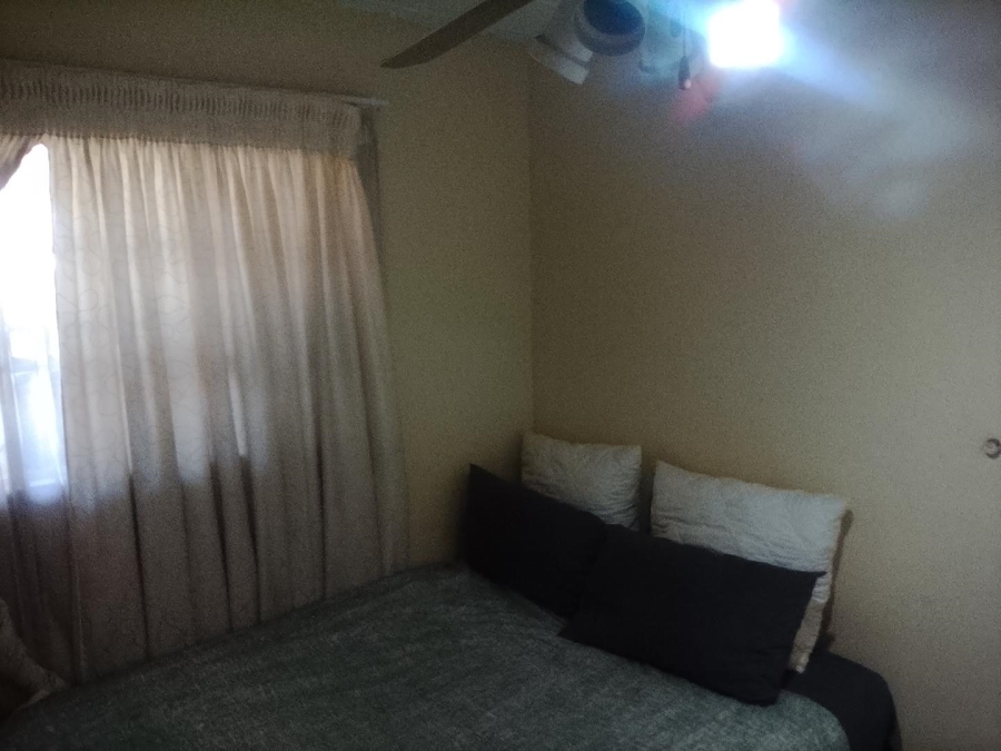 2 Bedroom Property for Sale in Die Hoewes Gauteng