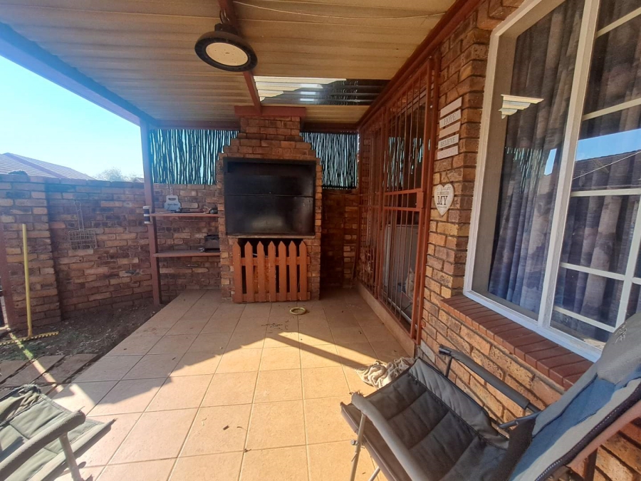 3 Bedroom Property for Sale in Highveld Gauteng