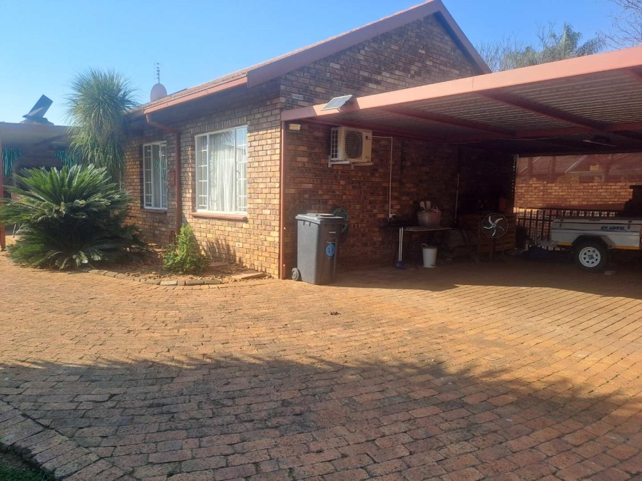 3 Bedroom Property for Sale in Highveld Gauteng