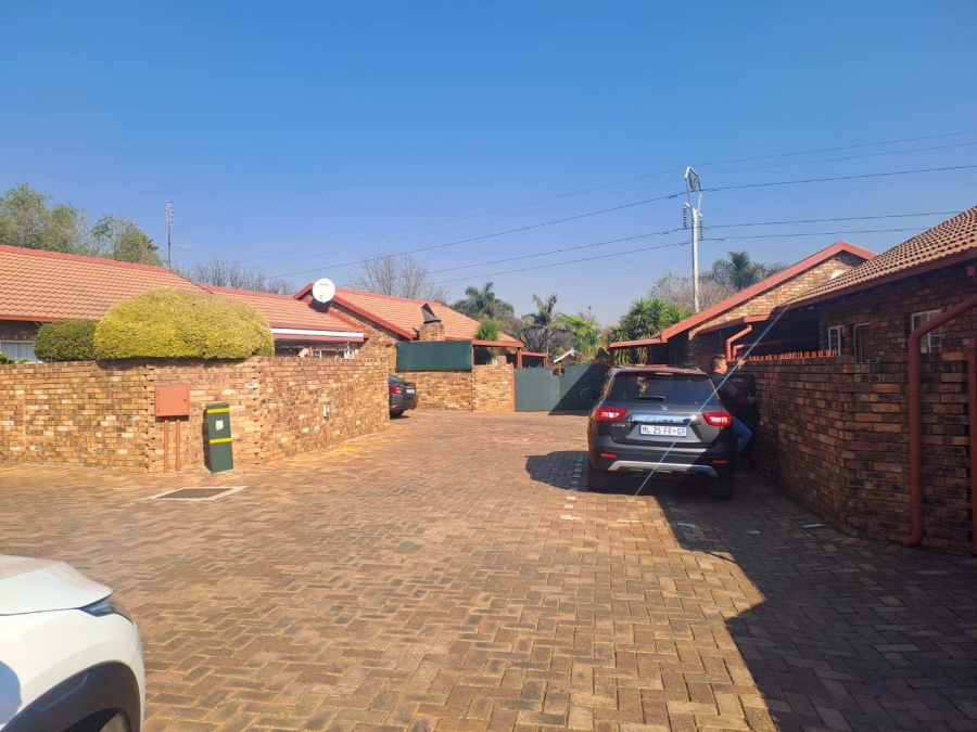 3 Bedroom Property for Sale in Highveld Gauteng