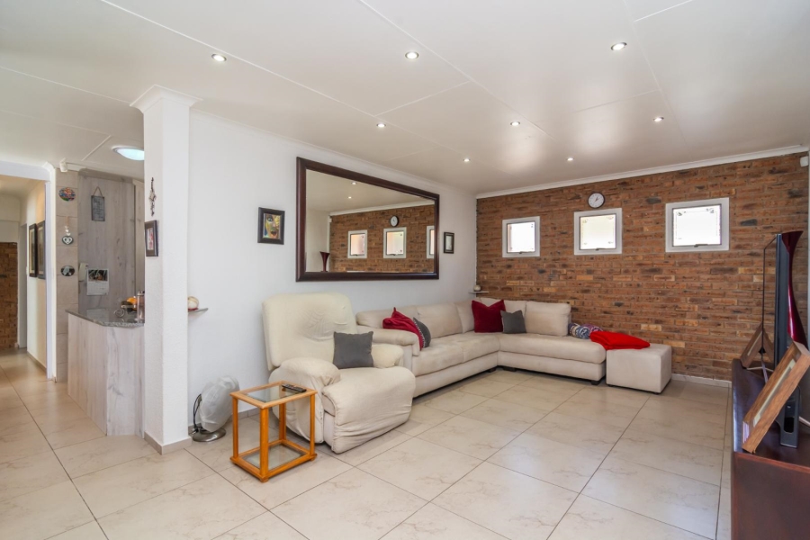 4 Bedroom Property for Sale in Rangeview Gauteng