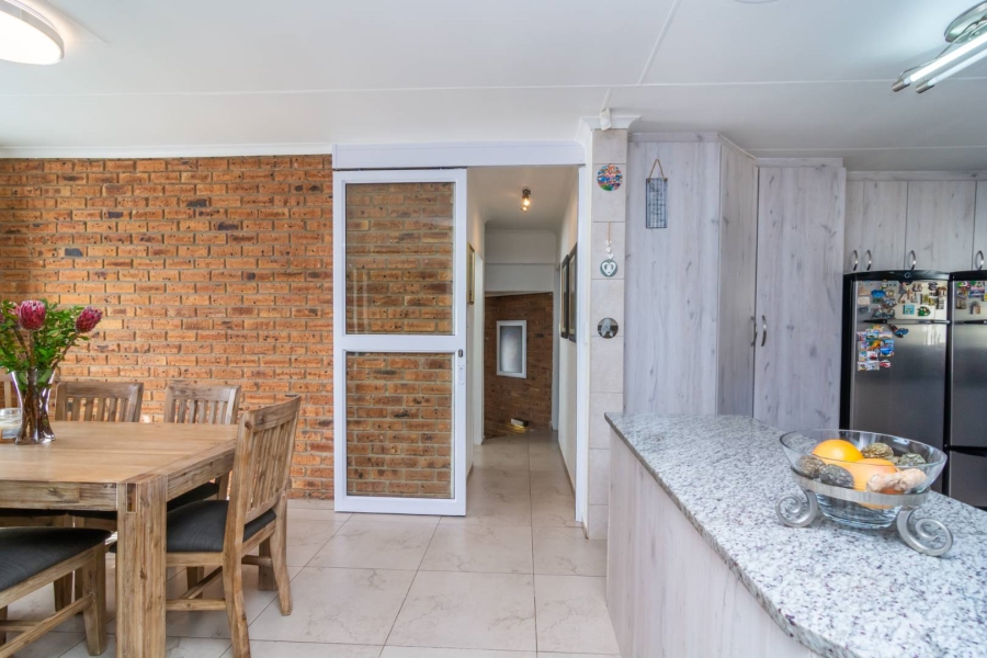4 Bedroom Property for Sale in Rangeview Gauteng