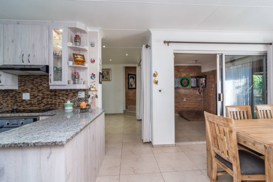 4 Bedroom Property for Sale in Rangeview Gauteng